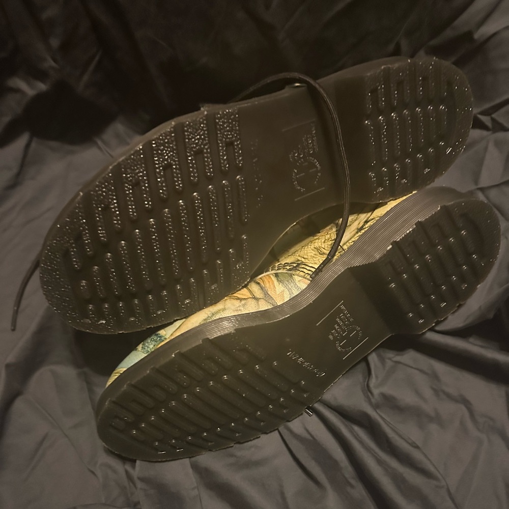 New no box never worn, Dr. Martens Tate size 8UK Womens size 10 Mens size 9